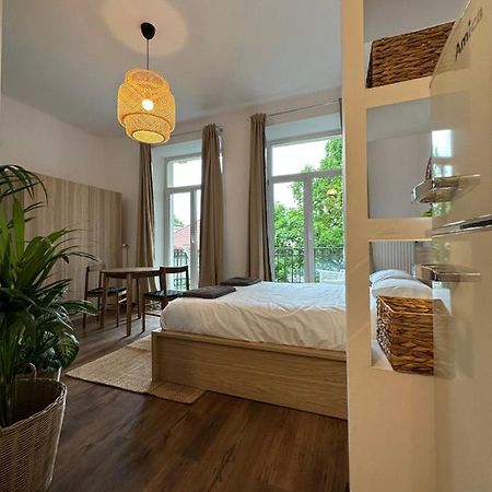 Appartamento Studio Na Starej Ochocie Varsavia Esterno foto
